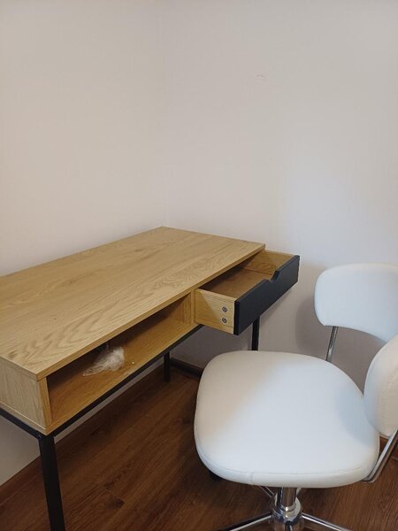 De vanzare birou din lemn